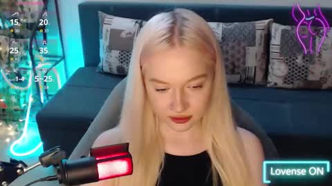 Snapshot of katerinaxvold chatting on 11.27.25 Lisa online show from 11.27.25