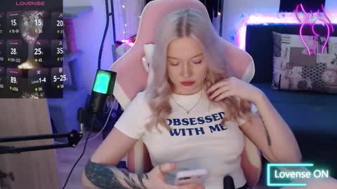 Snapshot of katerinaxvold chatting on 12.16.25 Lisa online show from 12.16.25