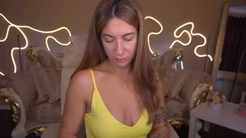 Snapshot of kateshanny chatting on 10.04.25 Kate online show from 10.04.25