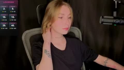 Snapshot of kateslil chatting on 06.14.26 Kate online show from 06.14.26