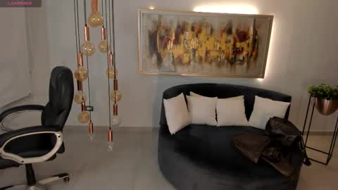 K A T E  online show from 12.15.25