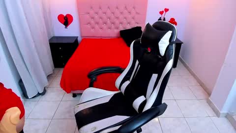 kate Tompson online show from 03.07.25