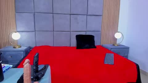 kate Tompson online show from 02.24.26