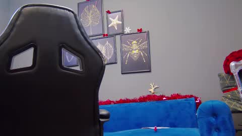 Kate online show from 12.21.24