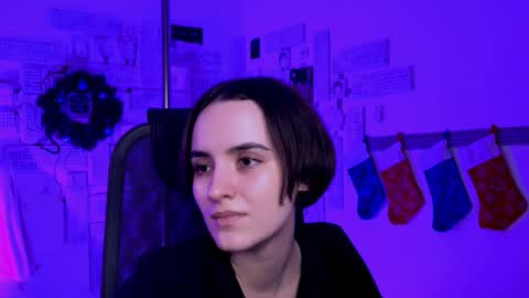 Snapshot of katewillows chatting on 12.16.25 katewillows online show from 12.16.25