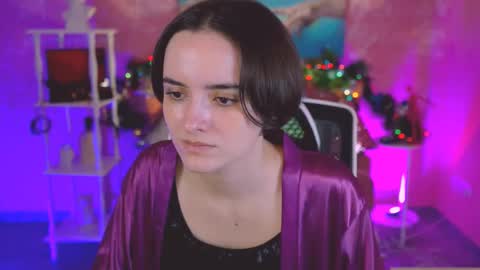 katewillows online show from 12.17.25