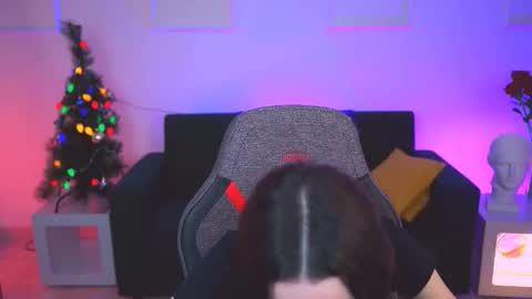 katewillows online show from 12.20.25