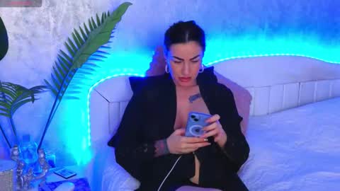 KateyRiva online show from 11.19.25