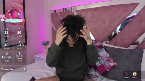 Snapshot of kathegomez_ chatting on 11.11.25 KatheGomez online show from 11.11.25