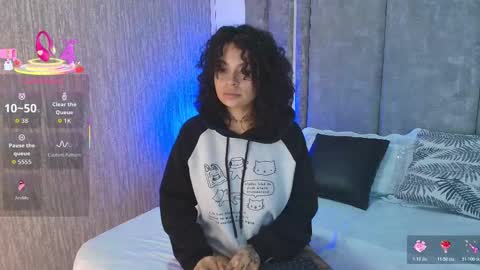 Snapshot of kathegomez_ chatting on 11.28.25 KatheGomez online show from 11.28.25