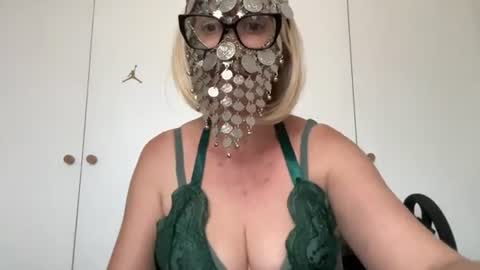 Snapshot of kathemelons chatting on 07.13.26 Kathes Room online show from 07.13.26