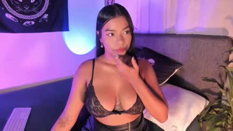 Snapshot of katherin_jonnes chatting on 09.29.25 Kat online show from 09.29.25