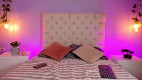 Snapshot of katherinee_scott chatting on 04.28.26 your kathe online show from 04.28.26