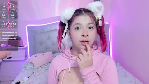 Snapshot of kathia_saenz chatting on 01.04.25 Kathia  online show from 01.04.25