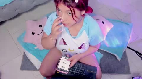 Snapshot of kathia_saenz chatting on 02.18.25 Kathia  online show from 02.18.25