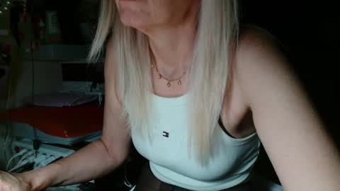 Snapshot of kathleenedwards chatting on 07.02.26 Kathleen online show from 07.02.26