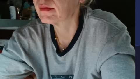 Snapshot of kathleenedwards chatting on 07.16.26 Kathleen online show from 07.16.26