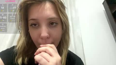 Snapshot of kathrinekiening chatting on 06.27.26 Jessie online show from 06.27.26