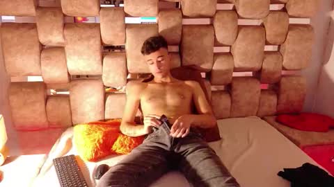 Kaht y Aiden online show from 03.25.26