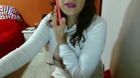 Snapshot of katia_love69 chatting on 02.10.25 Katia Love69 online show from 02.10.25