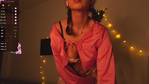 Katienext stream  online show from 01.04.25