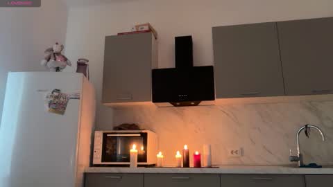 Katienext stream  online show from 10.16.25