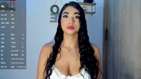 Snapshot of katie_boss2 chatting on 10.15.25 Katie online show from 10.15.25