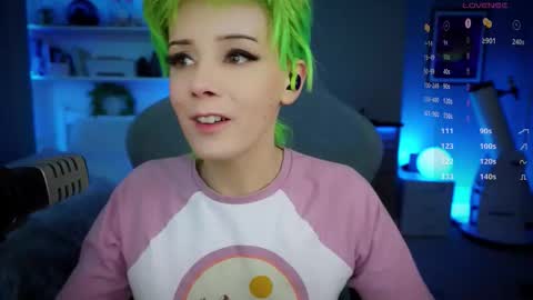 Snapshot of katie_cutie_ts chatting on 09.30.25 Katie online show from 09.30.25