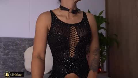 Snapshot of katiecruz_ chatting on 12.04.25 Katie online show from 12.04.25