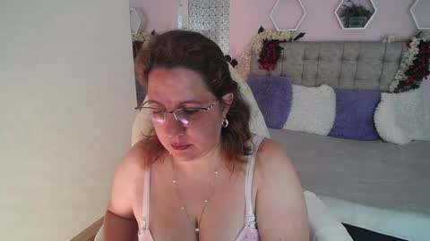 Snapshot of katiee_jones_ chatting on 02.07.25 Katherine online show from 02.07.25
