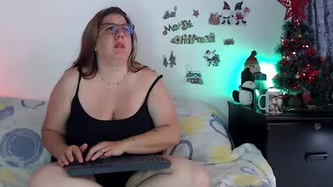 Snapshot of katiee_jones_ chatting on 11.05.25 Katherine online show from 11.05.25