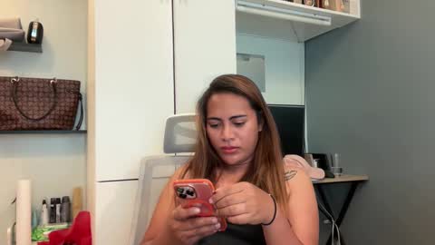 Snapshot of katiefrox_ chatting on 10.16.25 katiefrox online show from 10.16.25