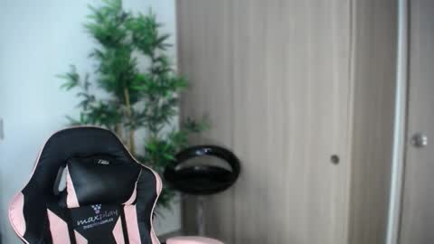 Katie Jane online show from 12.03.25