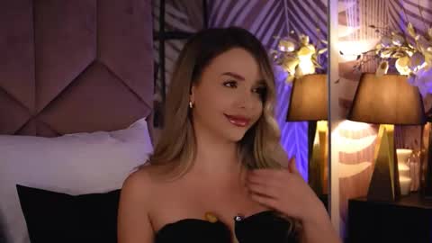 KatJolie online show from 10.25.25