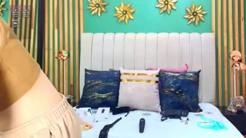 Snapshot of katlyn_martins chatting on 02.17.25 K A T L Y N online show from 02.17.25