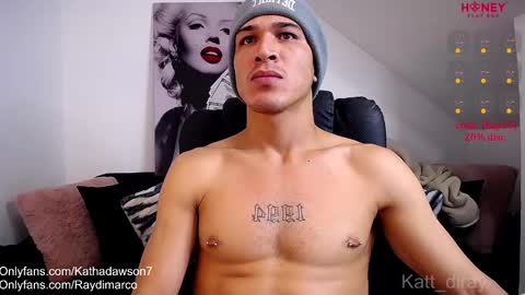 Snapshot of katt_diray chatting on 01.04.25 katha Ray Independient Model online show from 01.04.25