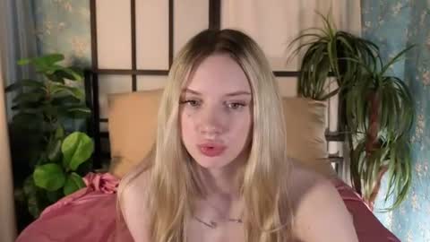 Snapshot of katt_yy chatting on 06.17.26 katt_yy online show from 06.17.26