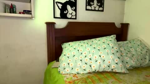 Snapshot of kattia_23 chatting on 11.06.25 kattia online show from 11.06.25