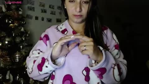 Snapshot of kattie_love chatting on 01.08.25 kattie online show from 01.08.25