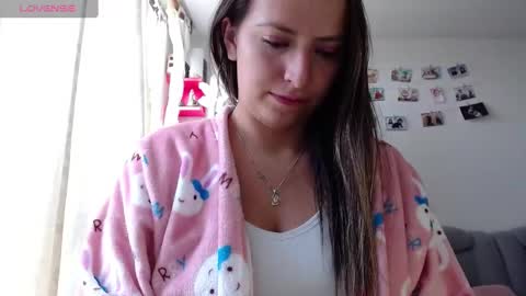 Snapshot of kattie_love chatting on 01.16.25 kattie online show from 01.16.25