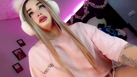 Snapshot of kattie_sweet_ chatting on 10.24.25 kattie_sweet_ online show from 10.24.25