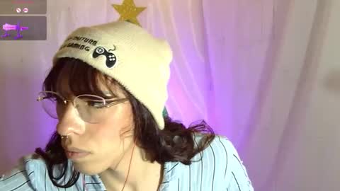 Snapshot of kattycat_ chatting on 12.17.25 kattycat_ online show from 12.17.25