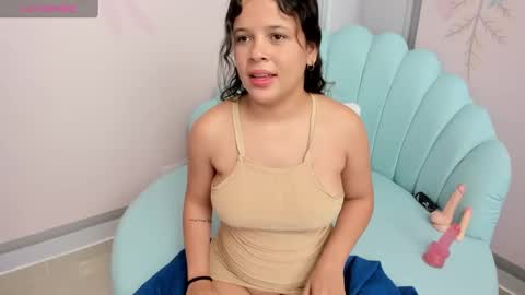 Snapshot of kattycurvy4u chatting on 01.30.25 katty online show from 01.30.25