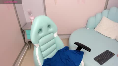 Snapshot of kattycurvy4u chatting on 01.30.25 katty online show from 01.30.25