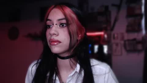 Snapshot of kattze chatting on 01.05.25 online show from 01.05.25