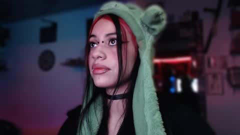 Snapshot of kattze chatting on 01.10.25 online show from 01.10.25