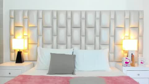 katy blonde girl and paola big boobs online show from 03.25.26