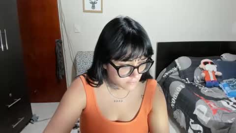 Snapshot of katy_bello chatting on 11.25.25 katy online show from 11.25.25