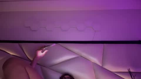 Snapshot of katy_monrroy chatting on 11.26.25 Emily online show from 11.26.25