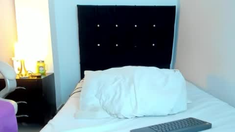 KATYAJHONSS online show from 04.17.26